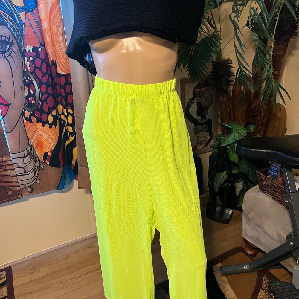 Neon vibes 3/4 length pants